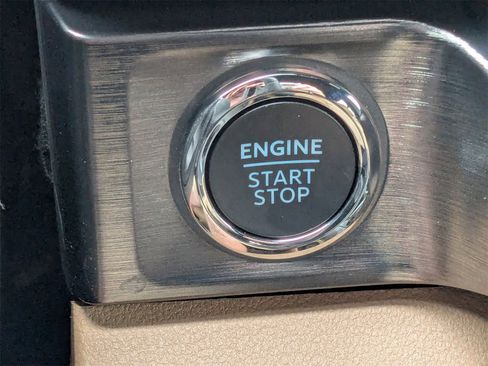 New 2026 Ford F250 Lariat w/ Black Appearance Package image 31