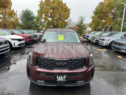 Used 2022 Kia Telluride SX w/ Nightfall Edition Package image 2