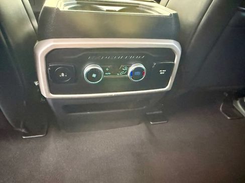 Used 2024 Ford Expedition XLT AWD/4WD image 29
