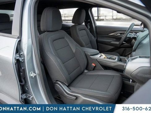 New 2026 Chevrolet Equinox EV LT image 25