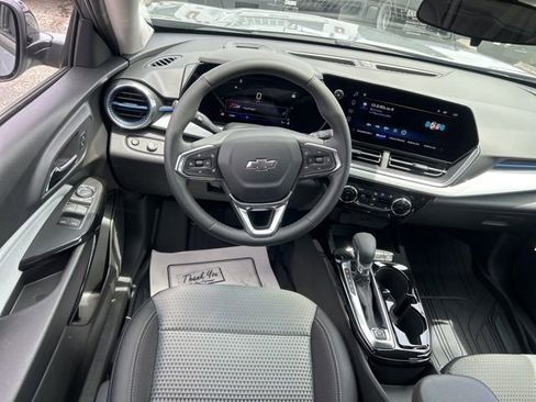 New 2026 Chevrolet Trax LT FWD image 25