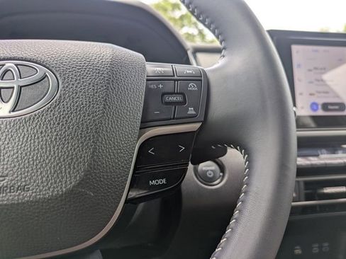 Used 2025 Toyota Camry SE w/ Convenience Package FWD image 25