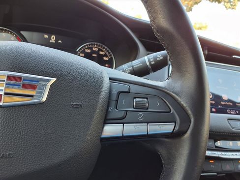 Certified 2023 Cadillac XT4 Premium Luxury image 25