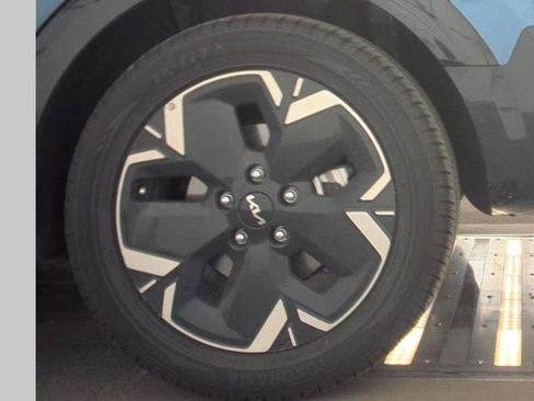 Certified 2023 Kia Niro Wind FWD image 8