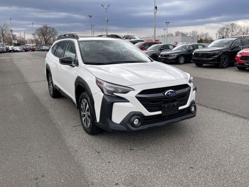 Used 2024 Subaru Outback Premium image 1