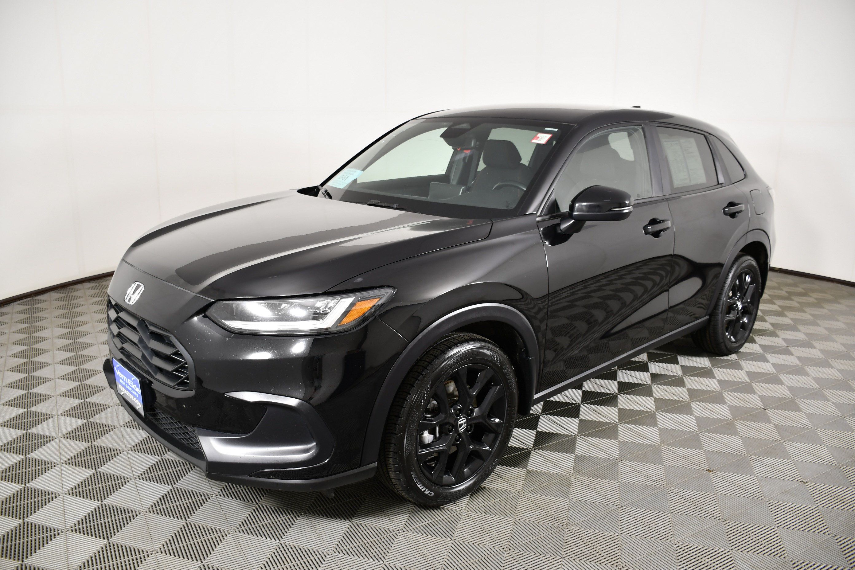 Certified 2025 Honda HR-V Sport image 10