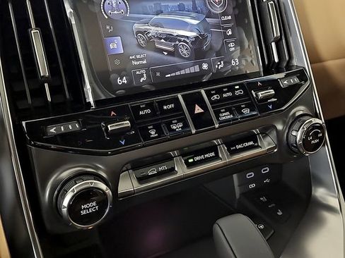 New 2026 Lexus LX 700h Luxury image 14