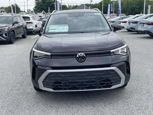 New 2026 Volkswagen Taos SE FWD image 2