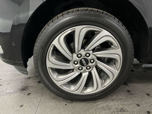 Used 2023 Lincoln Navigator Reserve image 34