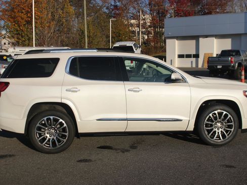 Used 2022 GMC Acadia Denali w/ Denali Ultimate Package image 8