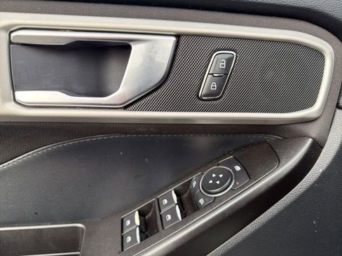 Used 2020 Ford Explorer XLT AWD/4WD image 13