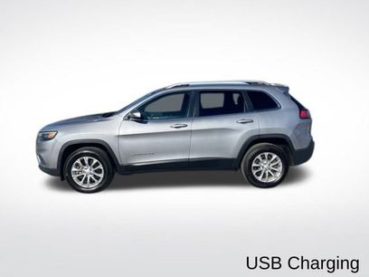 Used 2019 Jeep Cherokee Latitude w/ Popular Appearance Group