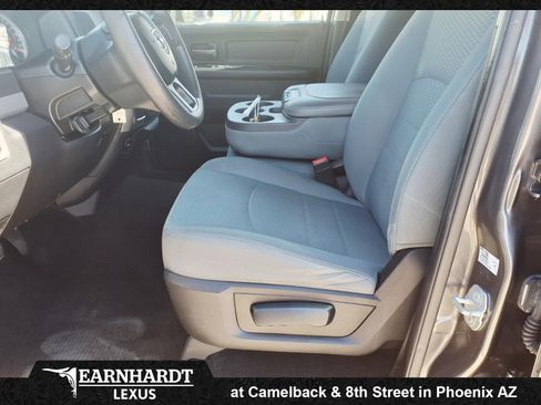 Used 2017 RAM 1500 Express image 2