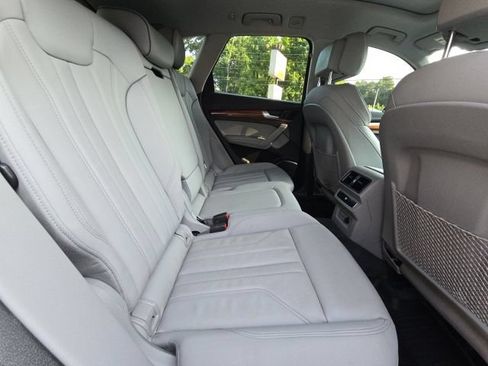 Used 2022 Audi Q5 e Premium Plus AWD/4WD image 15