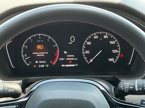 Used 2025 Honda Pilot TrailSport image 14