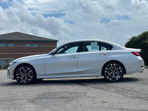 New 2026 BMW 330i xDrive Sedan w/ Premium Package AWD/4WD image 4