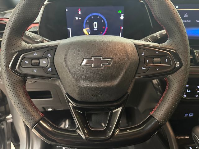 Used 2025 Chevrolet TrailBlazer RS w/ Convenience Package AWD/4WD image 9