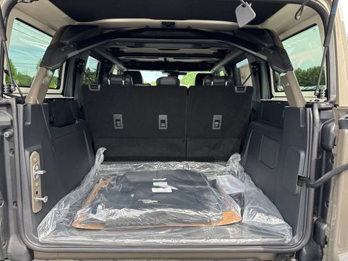 New 2026 Ford Bronco Raptor w/ Interior Carbon Fiber Pack AWD/4WD image 47