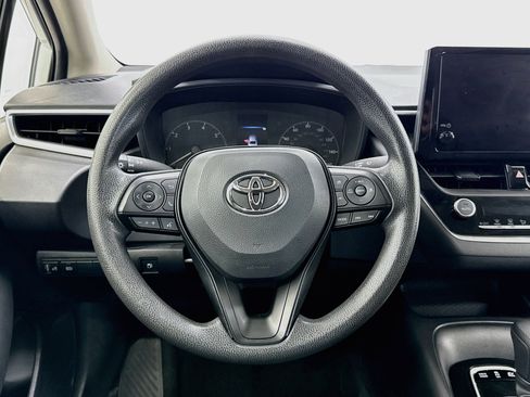 Used 2025 Toyota Corolla LE FWD image 17