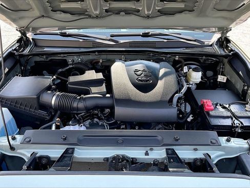 Used 2023 Toyota Tacoma TRD Sport AWD/4WD image 36