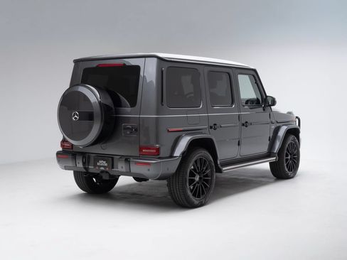 Used 2022 Mercedes-Benz G 550 image 3