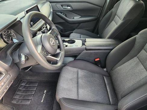 Used 2024 Nissan Rogue SV FWD image 14