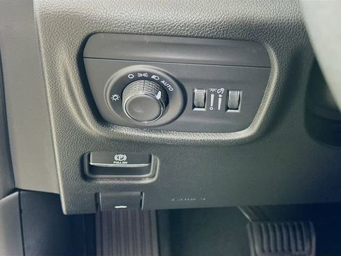 New 2025 Jeep Grand Cherokee Altitude image 10