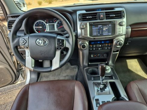 Used 2015 Toyota 4Runner Limited AWD/4WD image 18