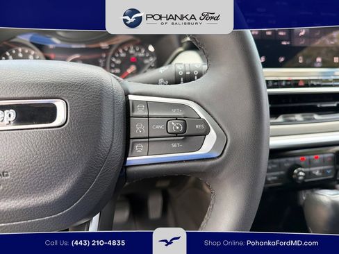 Used 2025 Jeep Compass Limited AWD/4WD image 17