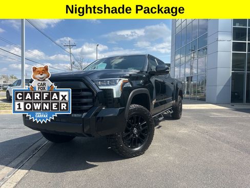 Used 2025 Toyota Tundra Limited AWD/4WD image 1