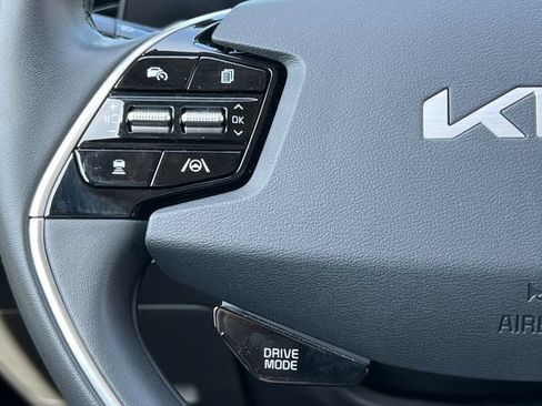 Used 2024 Kia Niro EX FWD image 18