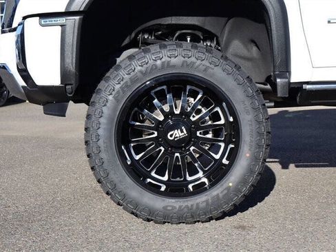 Used 2024 GMC Sierra 3500 Denali w/ Denali Reserve Package image 10