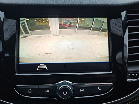 Certified 2022 Chevrolet Trax LT w/ LT Convenience Package image 19