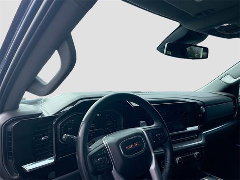 Used 2023 GMC Sierra 1500 SLT image 11
