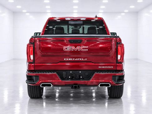 Used 2023 GMC Sierra 1500 Denali w/ Technology Package AWD/4WD image 4