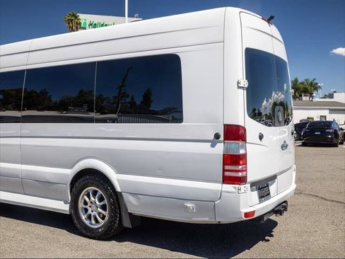 Used 2015 Mercedes-Benz Sprinter 2500 image 32