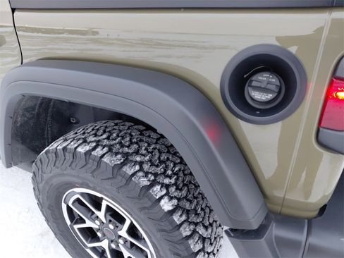 Used 2025 Jeep Wrangler Willys image 24