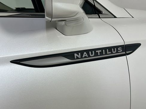 Used 2019 Lincoln Nautilus Reserve w/ Cargo Utility Package image 11