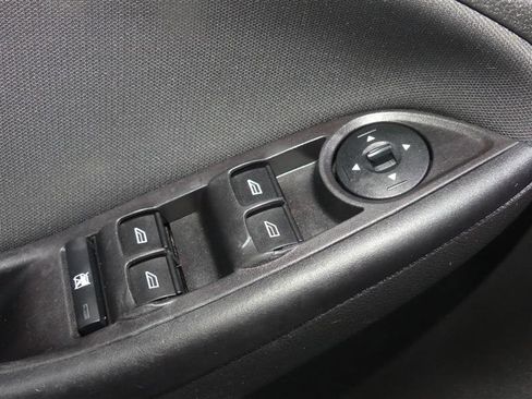 Used 2018 Ford Focus SE FWD image 19