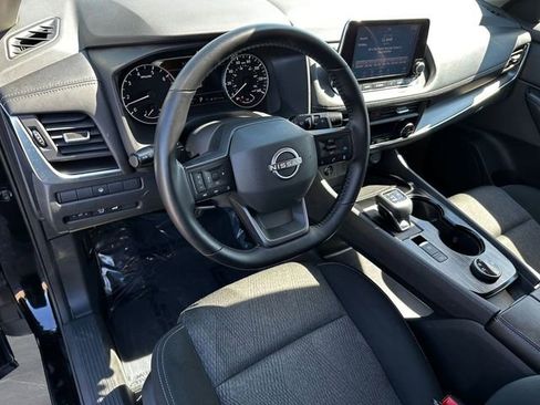 Used 2025 Nissan Rogue SV AWD/4WD image 11