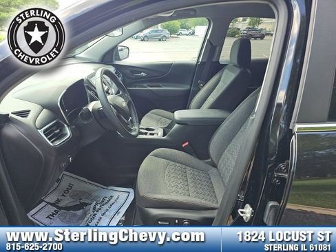 Used 2023 Chevrolet Equinox LT w/ Driver Convenience Package image 9