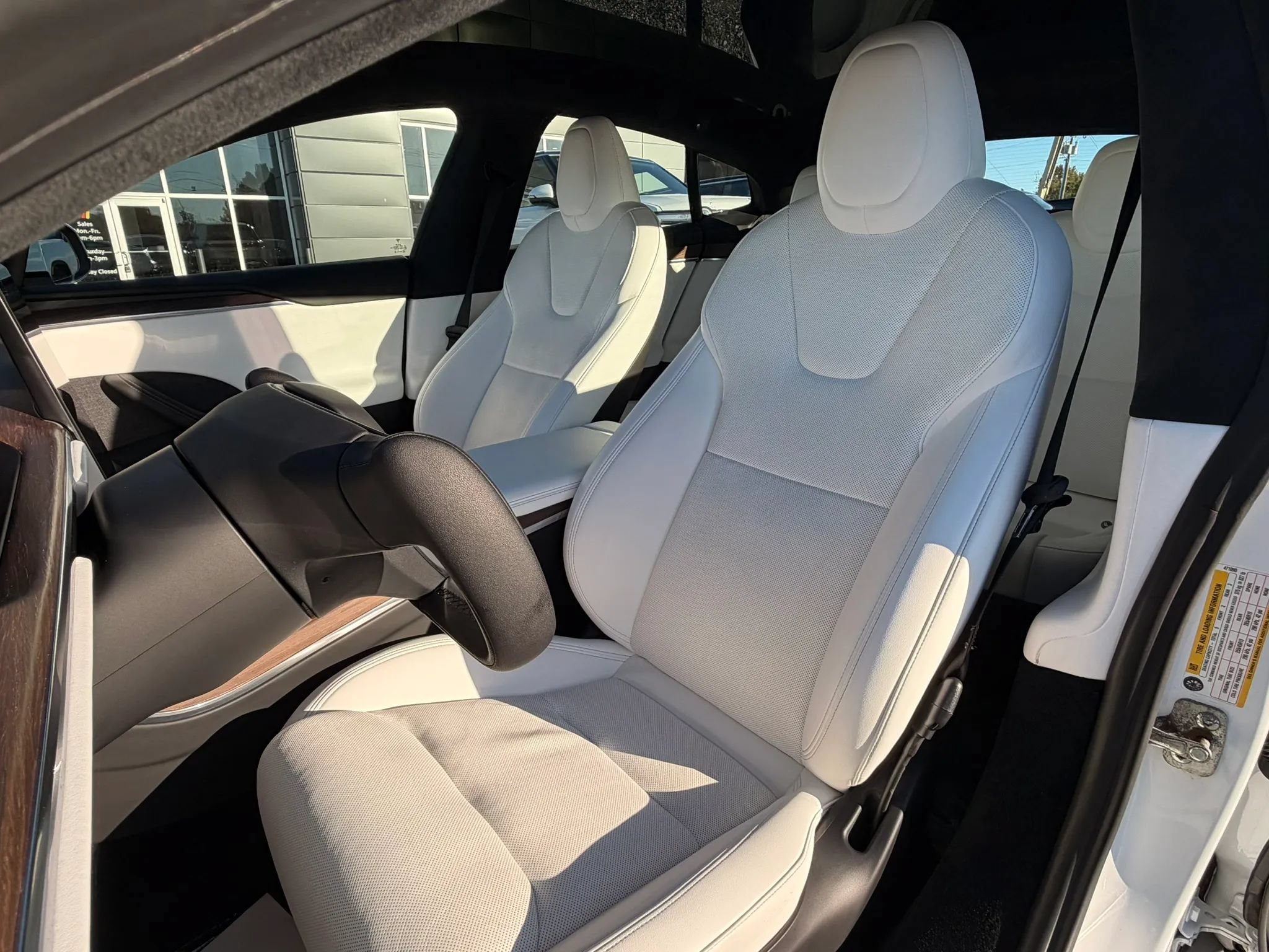 Used 2022 Tesla Model S AWD/4WD image 8