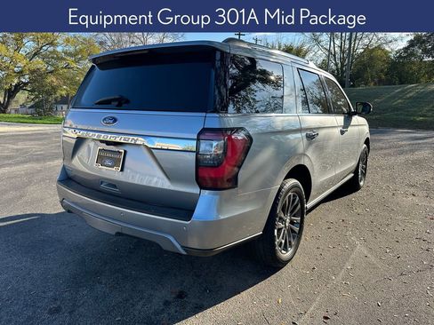 Used 2021 Ford Expedition Limited image 3
