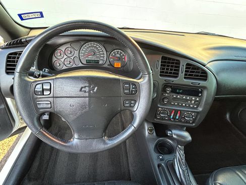 Used 2004 Chevrolet Monte Carlo SS w/ Preferred Equipment Group FWD image 9
