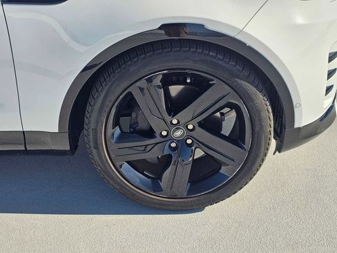 Used 2023 Land Rover Discovery HSE R-Dynamic image 9