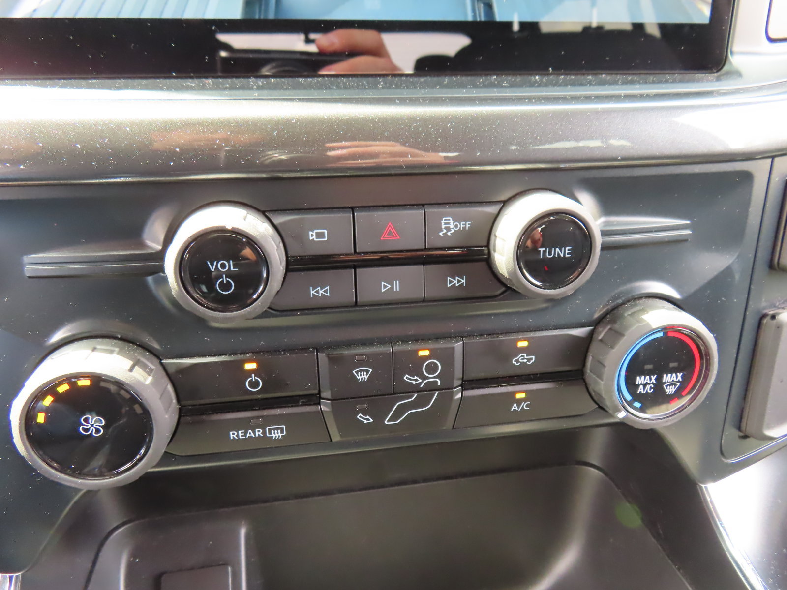 Certified 2025 Ford F150 STX AWD/4WD image 27