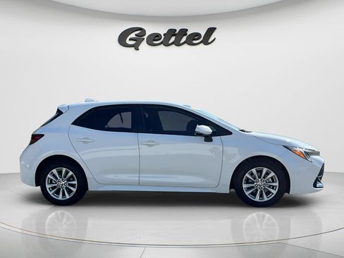 Used 2025 Toyota Corolla SE FWD image 4