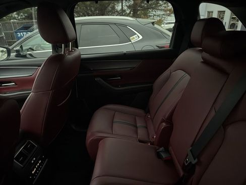 Used 2025 MAZDA CX-70 3.3 Turbo S w/ Premium Package image 10