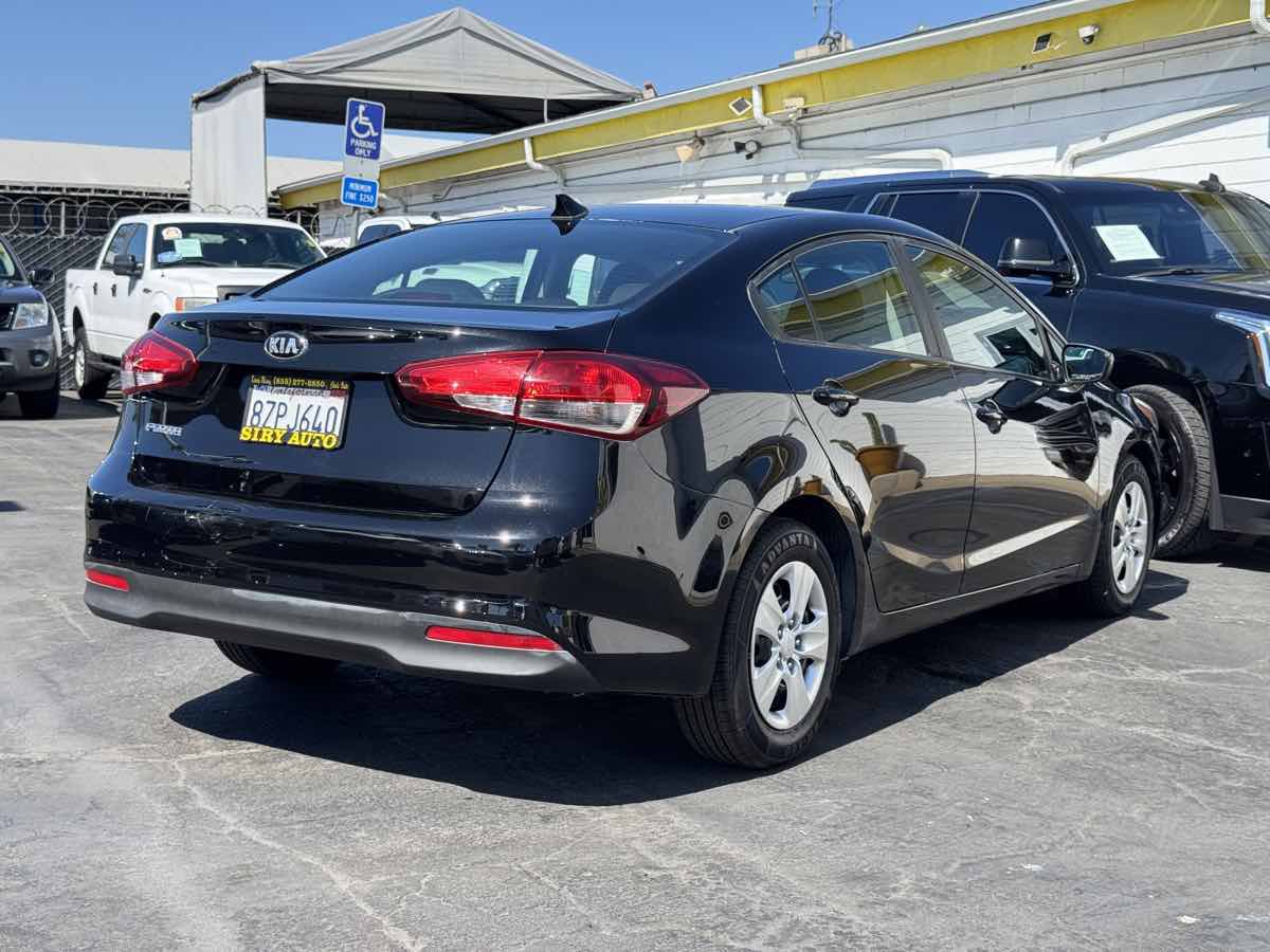 Used 2017 Kia Forte LX FWD image 11