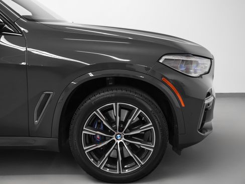 Used 2022 BMW X5 M50i w/ Executive Package image 14